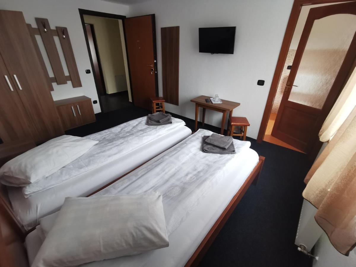 Cabana Cascada Cailor Hotel บอร์ชา ภายนอก รูปภาพ