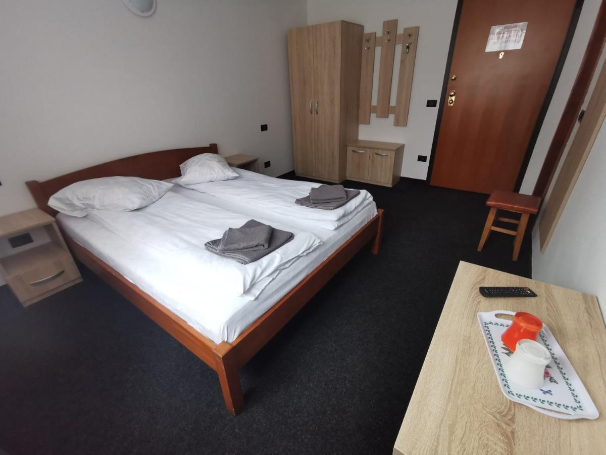 Cabana Cascada Cailor Hotel บอร์ชา ภายนอก รูปภาพ