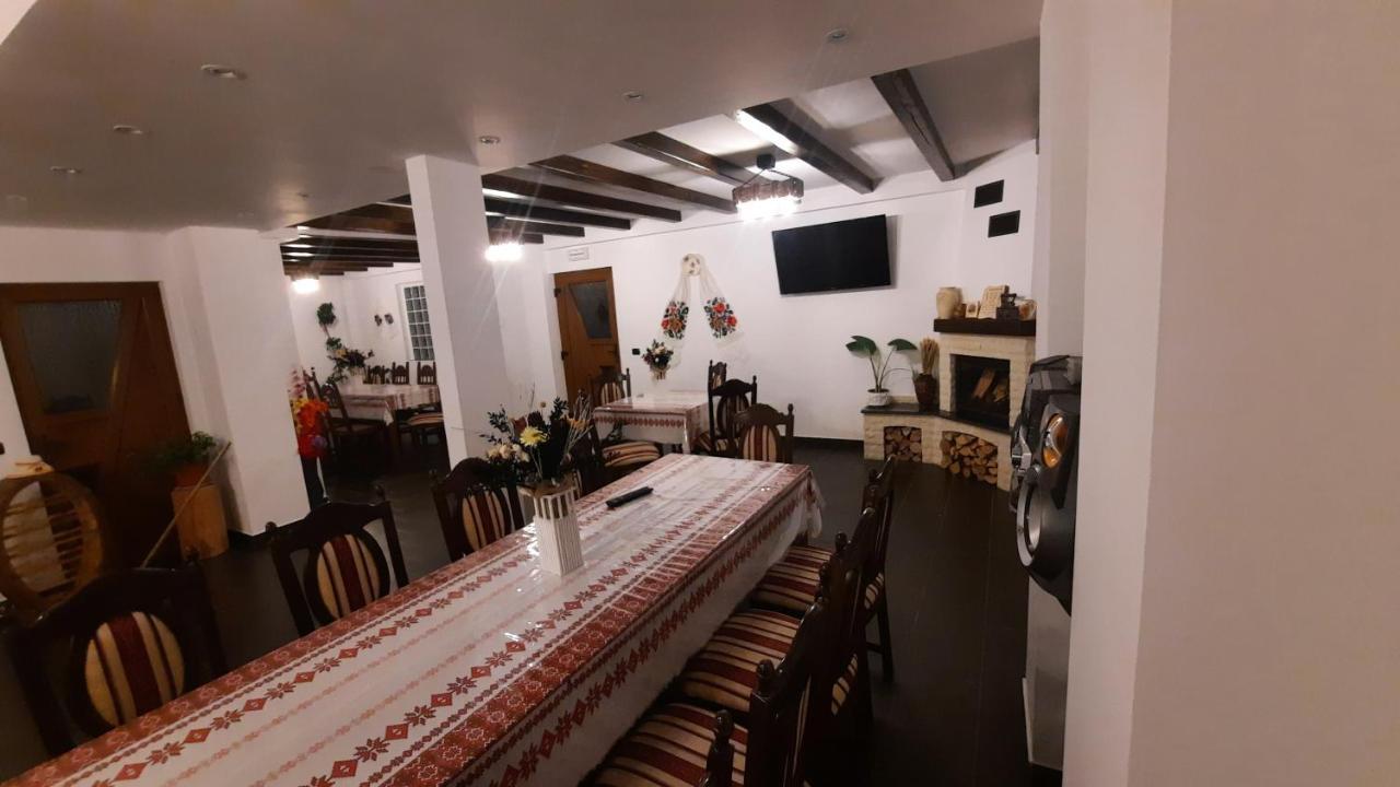 Cabana Cascada Cailor Hotel บอร์ชา ภายนอก รูปภาพ