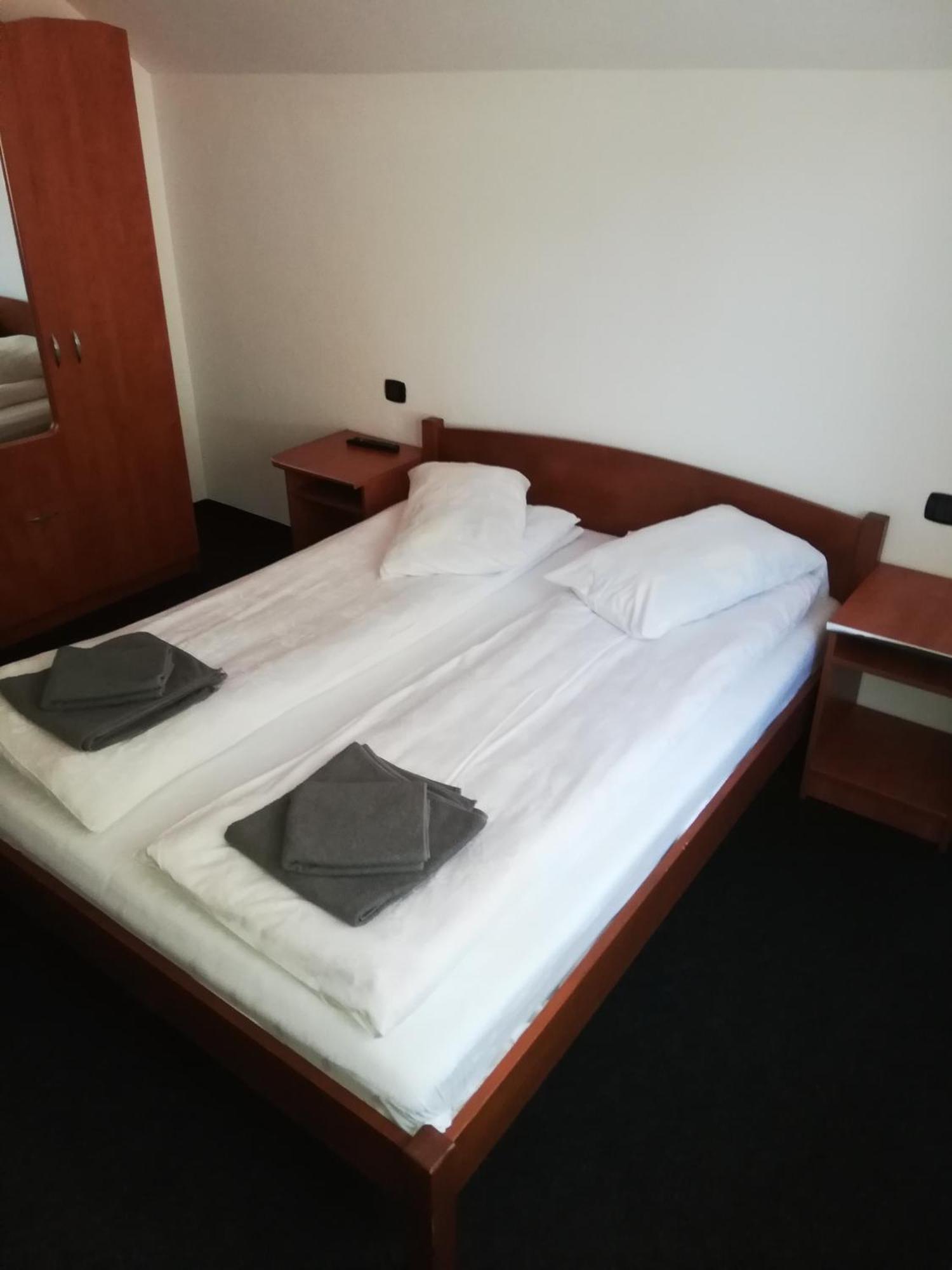 Cabana Cascada Cailor Hotel บอร์ชา ห้อง รูปภาพ